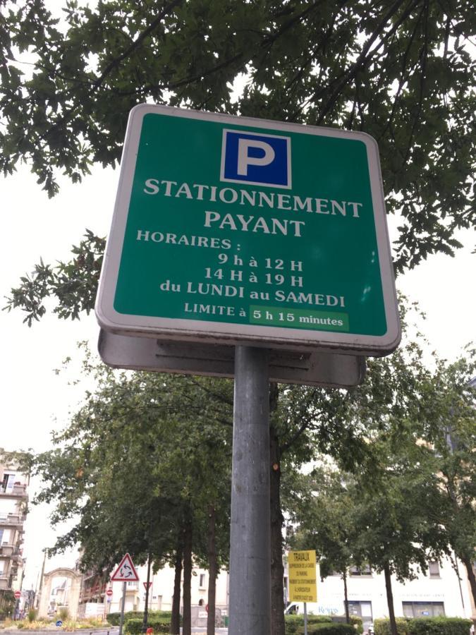 Sur Petite Place Privatunterkunft *